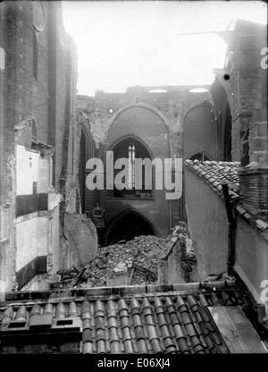 Vue de l 'Intérieur de l' Église Notre-Dame De La Dalbade Suite À l'effondrement de Son Clocher, Toulouse, Avril 1926 Stockfoto