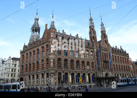 Magna Plaza Shopping-Mall - das ehemalige Postamt, ein monumentales Gebäude am Nieuwezijds Voorburgwal 182, Amsterdam, Niederlande Stockfoto