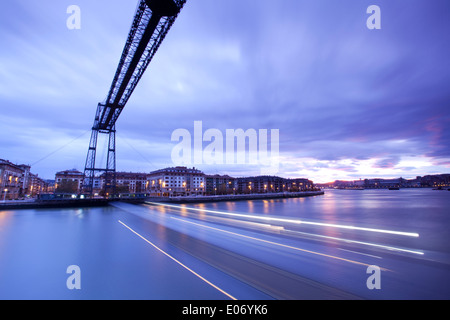 Blick auf die Schwebefähre Vizcaya, auch genannt "Puente Colgante", von der Portugalete Seite, Bilbao, Baskenland, Spanien. Stockfoto