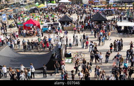 London, UK. 5. Mai 2014. London Streetfest auf Sonntag, 4. Mai 2014 in Hackney Wick Fisch Insel, London, UK. Die Streetfest ist eine urbane Kultur-Festival findet in East London vertreten sind verschiedene Formen der street-Art: DJ-Sets, Rap, Breakdance, Skaten, BMX fahren und Graffiti Auftritte. Bildnachweis: Cecilia Colussi/Alamy Live-Nachrichten Stockfoto