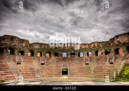 einem alten römischen Amphitheater befindet sich in Benevento, Italien Stockfoto