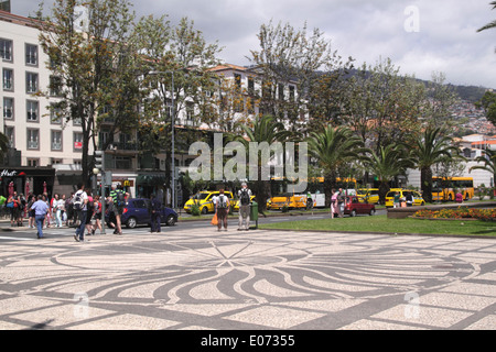 Dekoratives Pflaster von der Avenida Mar Funchal Stockfoto