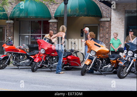 Main Street Leesburg, Florida während der 2014 Leesburg Bikefest jährlichen Motorrad-Rallye Stockfoto