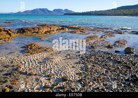 Blick von Cooks Beach Gefahren, Freycinet National Park Stockfoto