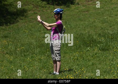 Richmond, Virginia, USA. 4. Mai 2014. Reiter Wettbewerb im 2014 CapTech USA Cycling College Road National Championship Division zwei Straßenrennen in Richmond, Virginia, auf Samstag, 3. Mai 2014. © Scott P. Yates/ZUMAPRESS.com/Alamy Live-Nachrichten Stockfoto