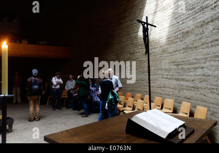 Im Inneren der Kapelle der Versöhnung in der Berliner Bernauer Straße, Standort der Mauer und der abgerissenen Versöhnungskirche Stockfoto