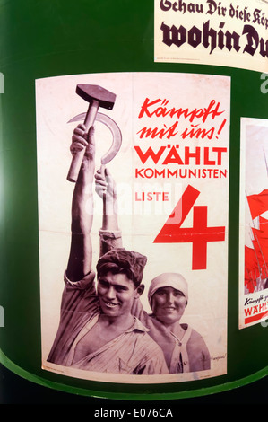 Ein Wahlplakat der deutschen kommunistischen Partei (KPD) Führer Wahlt Thalmann aus den turbulenten 1930er Jahren Stockfoto