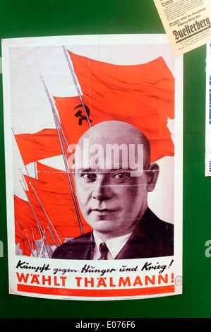 Ein Wahlplakat der deutschen kommunistischen Partei (KPD) Führer Wahlt Thalmann aus den turbulenten 1930er Jahren Stockfoto