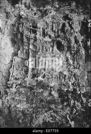 Eine historische geologische Karte, die die Region Cargneules du Lias und Cornusson zeigt. Die Karte bietet Einblicke in die geologischen Merkmale dieses Gebiets und bietet einen Schnappschuss der Naturgeschichte des Landes. Stockfoto