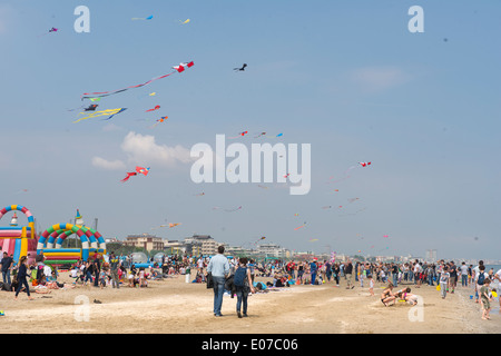 Drachen am Strand Stockfoto