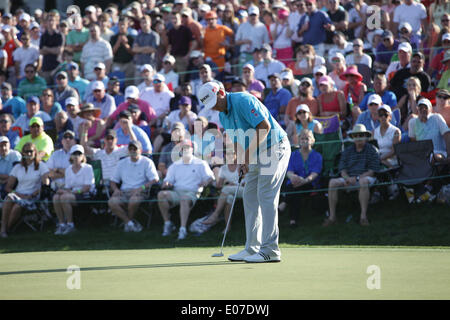 Charlotte, North Carolina, USA. 4. Mai 2014. J.b. HOLMES sinkt seine zweite Putt Sonntag während der Endrunde der Wells Fargo Championship im Quail Hollow Country Club in Charlotte, North Carolina zu gewinnen. © Matt Roberts/ZUMAPRESS.com/Alamy Live-Nachrichten Stockfoto