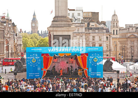 London, UK. 4. Mai 2014. Das Sikh Kulturfestival, symbolisiert des Stern von der Erntezeit und dem Beginn des Sikh-Neujahr-Credit: Adina Tovy/Alamy Live News Stockfoto