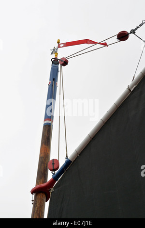 Mast und Segel von der historischen Norfolk Handel Wherry Albion Stockfoto