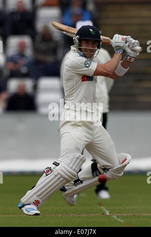 Chester-Le-Street, UK. 5. Mai 2014. Yorkshires Andy Hødd Spieltag zwei LV County Championship Division One zwischen Durham & Yorkshire CCC CCC bei Emirates Durham ICG in Chester-Le-Street auf Montag, 5. Mai 2014 zu zucken. Bildnachweis: Mark Fletcher/Alamy Live-Nachrichten Stockfoto