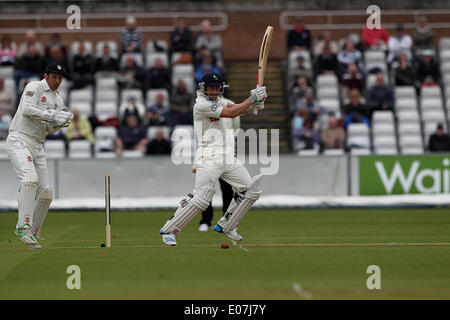 Chester-Le-Street, UK. 5. Mai 2014. Yorkshires Andy Hødd Spieltag zwei LV County Championship Division One zwischen Durham & Yorkshire CCC CCC bei Emirates Durham ICG in Chester-Le-Street auf Montag, 5. Mai 2014 zu zucken. Bildnachweis: Mark Fletcher/Alamy Live-Nachrichten Stockfoto