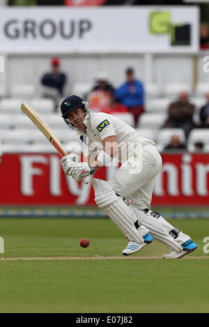 Chester-Le-Street, UK. 5. Mai 2014. Yorkshires Andy Hødd Spieltag zwei LV County Championship Division One zwischen Durham & Yorkshire CCC CCC bei Emirates Durham ICG in Chester-Le-Street auf Montag, 5. Mai 2014 zu zucken. Bildnachweis: Mark Fletcher/Alamy Live-Nachrichten Stockfoto