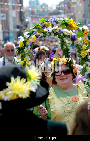 Fegt Festival, Rochester, Kent, Bank Holiday Montag. Traditionelles fest, im Jahr 1981 wiederbelebt. Bischof Gundulfs Morris Dancers Stockfoto