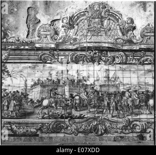 Das Mosteiro de São Vicente de fora in Lissabon ist eine wichtige religiöse und historische Stätte. Dieses Kloster verfügt über wunderschöne Azulejos (dekorative Fliesen) und einen Kreuzgang. Es ist bekannt für seine barocke Architektur und ist ein ikonisches Symbol für Lissabons reiche religiöse und kulturelle Geschichte. Die Bedeutung des Klosters liegt in seiner Kunst, Architektur und historischen Rolle in der Stadt. Stockfoto