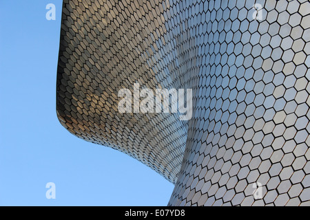 Metall Sechsecke auf der Außenseite des Museo Soumaya, moderne Architektur, Polanco, Mexiko-Stadt Stockfoto