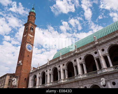 Zentral gelegen Basilica Palladiana in Vicenza die Piazza dei Signori, der Torre di Piazza und die Loggia di Capitano sind hier Stockfoto