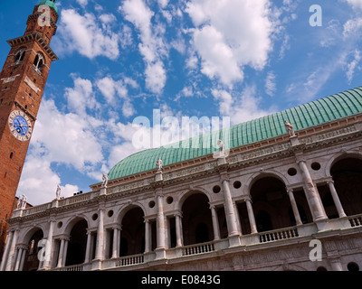 Zentral gelegen Basilica Palladiana in Vicenza die Piazza dei Signori, der Torre di Piazza und die Loggia di Capitano sind hier Stockfoto