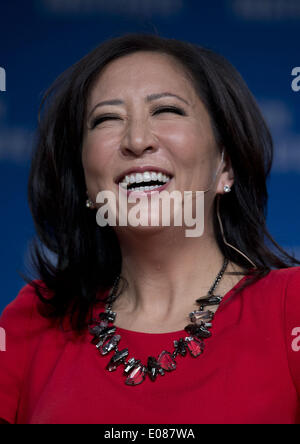 Beverly Hills, Kalifornien, Vereinigte Staaten von Amerika. 30. April 2014. Janice Min, Co-Präsident, Billboard und The Hollywood Reporter während der 2014 Milken Institut Global Conference statt Mittwoch, 30. April 2014 im Beverly Hilton Hotel in Beverly Hills, Kalifornien. JAVIER ROJAS/PI © Javier Rojas/Pi/Prensa Internacional/ZUMAPRESS.com/Alamy Live-Nachrichten Stockfoto