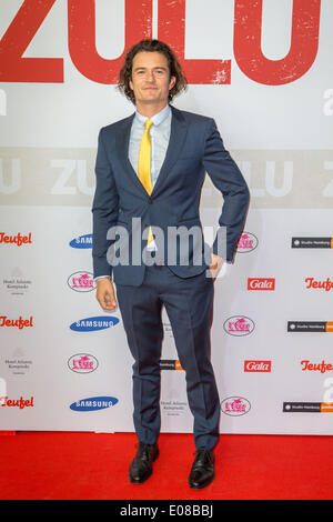 Hamburg, Deutschland. 5. Mai 2014. Britischer Schauspieler Orlando Bloom posiert auf dem roten Teppich bei der deutschen Erstaufführung von Krimi Zulu im Cinemaxx Dammtor in Hamburg, Deutschland, bin 5. Mai 2014. Foto: Georg Wendt/Dpa/Alamy Live News Stockfoto