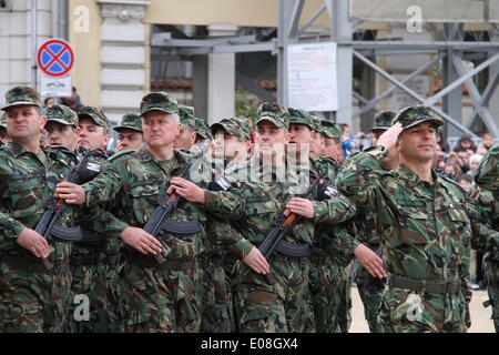 (140506)SOFIA, 6. Mai 2014 (Xinhua)Soldaten an der Parade am der