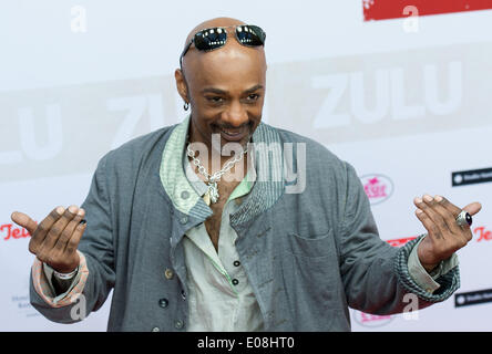 Hamburg, Deutschland. 5. Mai 2014. US-amerikanische Sängerin Percival Posen auf dem roten Teppich für die deutsche Erstaufführung des Thrillers "Zulu" im Cinemaxx Dammtor in Hamburg, Deutschland, bin 5. Mai 2014. Foto: GEORG WENDT/Dpa/Alamy Live News Stockfoto