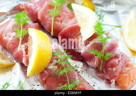 Speckmantel Frische Lachsfilets Stockfoto