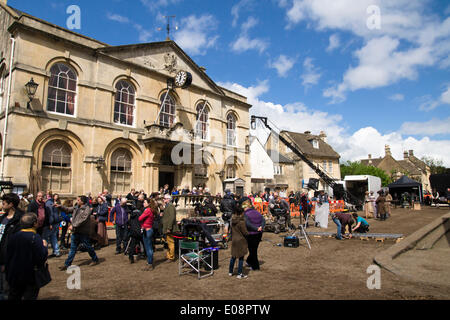 Corsham Wiltshire 6. Mai 2014 Dreharbeiten des BBC-Dramas Poldark vor Ort in Corsham Wiltshire. Die BBC haben diese kleinen Landstadt, deren hit 70er Jahre Drama basierend auf den Werken von Winston Graham remake übernommen. Bildnachweis: Herr Standfast/Alamy Live-Nachrichten Stockfoto