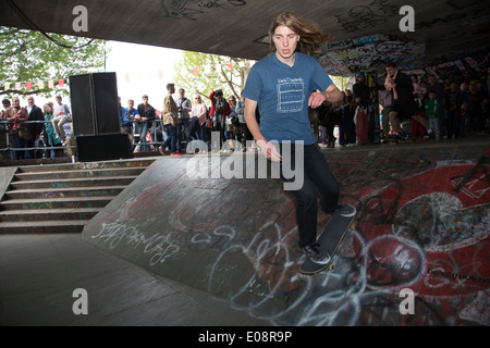 Skateboard Jam in die Unterkirche, die ersten 12 Monate der langen Leben South Bank Kampagne zu feiern. London, UK. Stockfoto