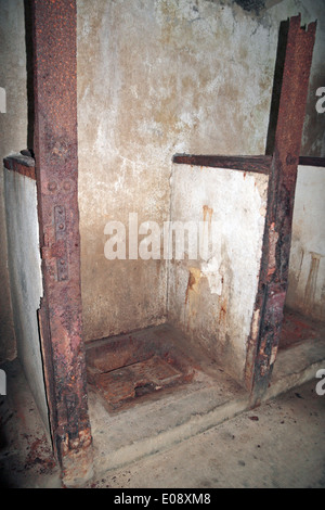 Eine Latrine (Toilette) innen Fort de Vaux, Verdun, Lothringen, Frankreich. Stockfoto