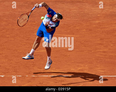 Madrid, Spanien. 6. Mai 2014. David Ferrer von Spanien serviert den Ball während des Spiels mit Albert Ramos von Spanien am 3. Tag der Madrid Open von La Caja Magica. Bildnachweis: Aktion Plus Sport/Alamy Live-Nachrichten Stockfoto