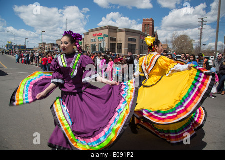 Detroit, Michigan - die jährliche Parade der Cinco De Mayo im Stadtteil mexikanisch-amerikanischen Südwesten Detroit. Stockfoto