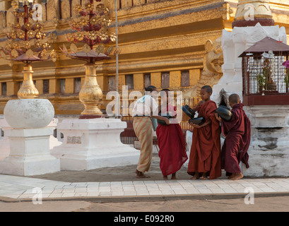 Bagan Burma Myanmar Mönche Stockfoto