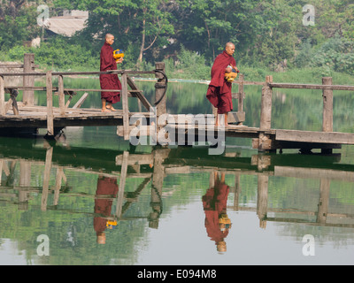 Mönchen Almosen, Mandalay, Myanmar, Birma Stockfoto