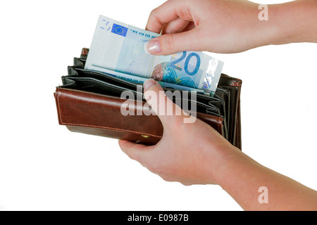 In einer Geldbörse gibt es einige Euro-Banknoten. Das Geld wird knapp von der neuen Armut In Einer Geldboerse Befinden Sich ei Stockfoto