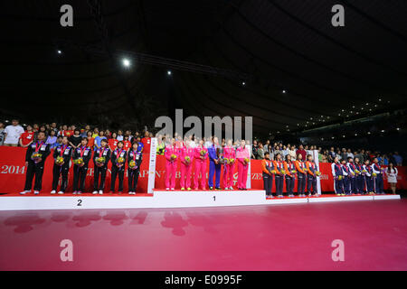 1. Yoyogi-Gymnasium, Tokio, Japan. 5. Mai 2014. Sieg Seremony, 5. Mai 2014 - Tischtennis: 2014 World Team Tischtennis Meisterschaften Woen Siegerehrung am 1. Yoyogi-Gymnasium, Tokio, Japan. © Yohei Osada/AFLO SPORT/Alamy Live-Nachrichten Stockfoto