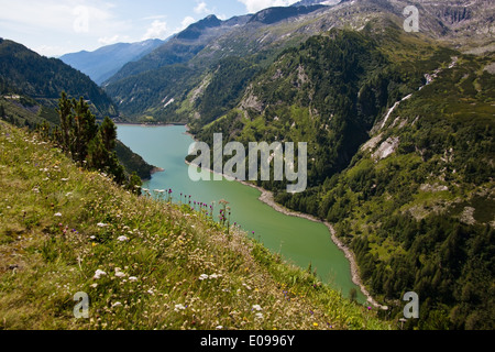 "Das Reservoir für die Stream-Produktion von Wasserkraft in Malta, Kärnten, Österreich. Speicher '' Koelnbrein'' in der Malta-valle Stockfoto