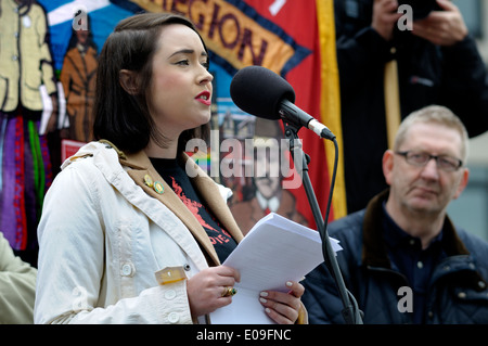 Lucille Harvey anlässlich der Maikundgebung auf dem Trafalgar Square, 2014. Len McCluskey auf Stockfoto