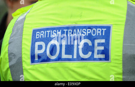 BRITISCHE Polizei Presse TRANSPORTTREIBER an Fahrer getötet an Ebene CROSSIN SCAMPSTON MALTON NORTH YORKSHIRE ENGLAND getötet 07 Ma Stockfoto