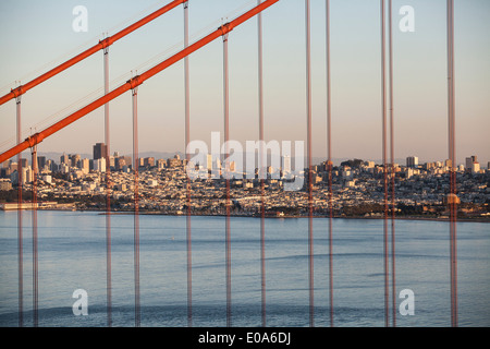 Blick auf San Francisco über die golden Gate Brücke, USA Stockfoto