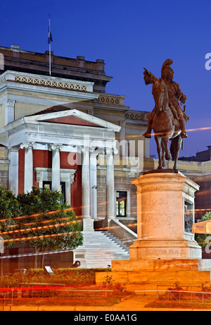 Die Statue von Theodoros Kolokotronis vor das alte Parlament, Stadiou Straße, Athen, Attika, Griechenland Stockfoto