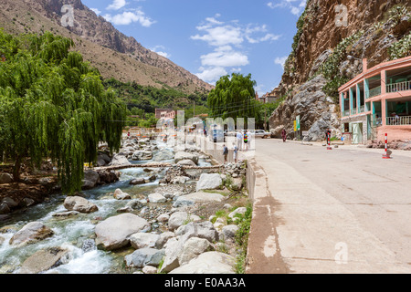 Fluss in der Ourika-Tal, Setti Fatma Dorf in der Nähe von Marrakesch, Marokko, Nordafrika Stockfoto