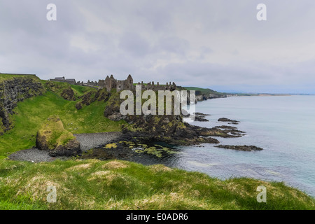 Northern Ireland rosa Portrush White Rock Beach Küstenstraße Stockfoto