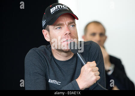 Waterfront Hall, Belfast, UK. 7. Mai 2014. Cadel Evans, Team BMC Racing auf der Giro-Top-Fahrer-Pressekonferenz Live © Bonzo/Alamy Stockfoto