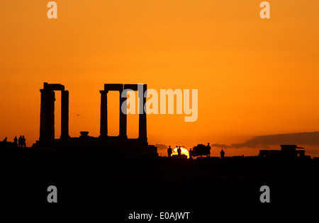 Sonnenuntergang am Tempel des Poseidon, Kap Sounion, Attika, Griechenland. Stockfoto