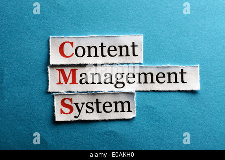 CMS Content Management System Abkürzung auf blauem Papier Stockfoto