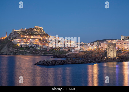 Italien Sardinien Castelsardo in der Dämmerung Stockfoto